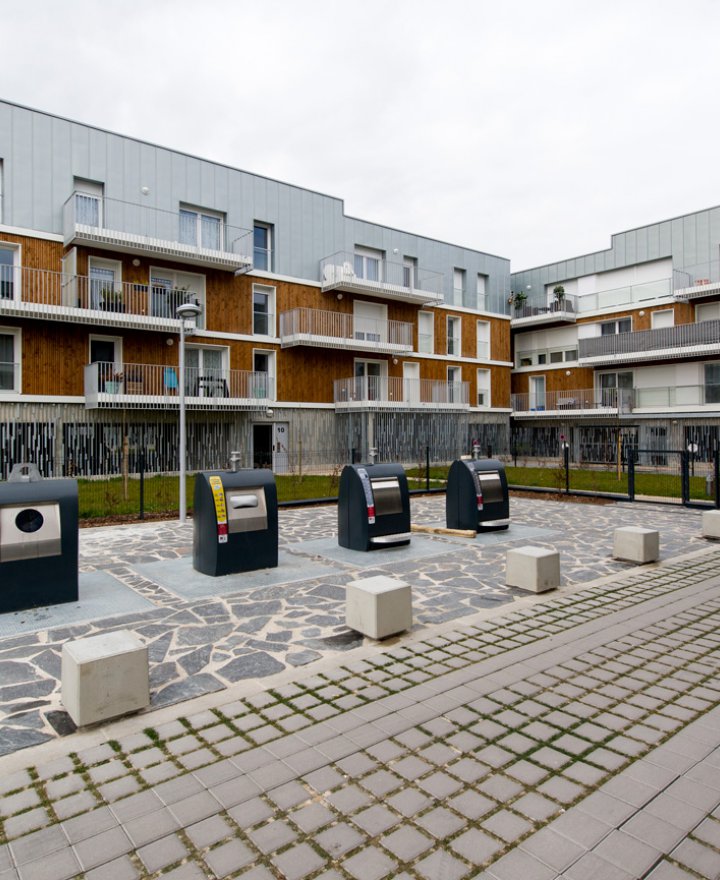 Eco-Parc, Cormontreuil : livraison de 16 lots en PSLA dans cet ensemble qui comportera au total 7 logements individuels seniors et 111 logements collectifs certifiés Qualitel BBC RT 2005 du T1 au T5. Architecte : Agence Fouqueray Jacquet.