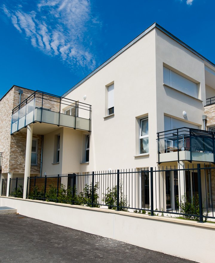 Les Gardénias, Tinqueux : livraison d’un petit collectif de 11 logements en accession privée, certifiés Qualitel BBC RT 2005. Architecte : Humbert Di Legge